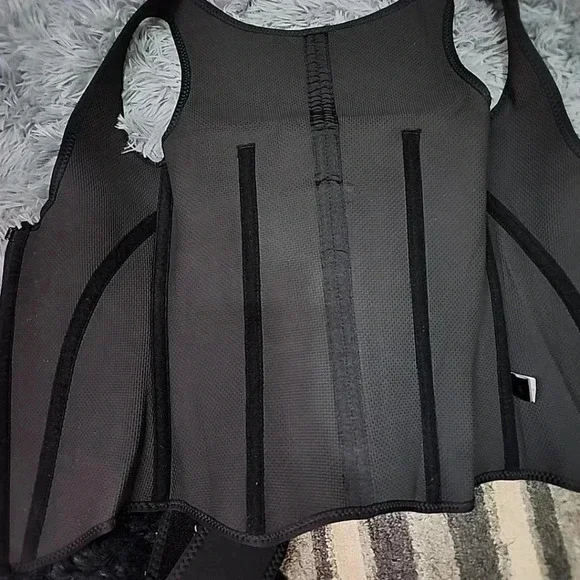 Buy 1, get 1 free! 🔥  The Kimberly Reid Collection 3 Belt Vest Waist  Trainer - Picture 9 of 14